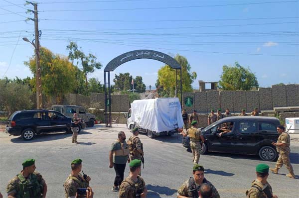 بعد تسليم سلاحها من دون تنسيق.. "اللقاء التشاوري الوطني" الفلسطيني... في وجه "فتح"