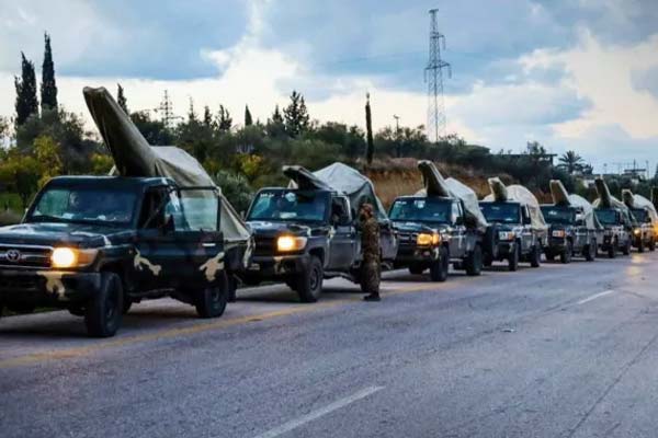 الجيش السوري يدخل دير حافر بعد انسحاب قسد