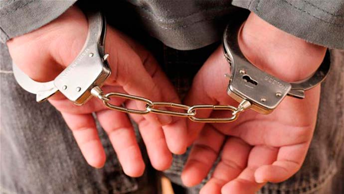 توقيف شاب بعد انتشار فيديو فاضِح له مع فتاة