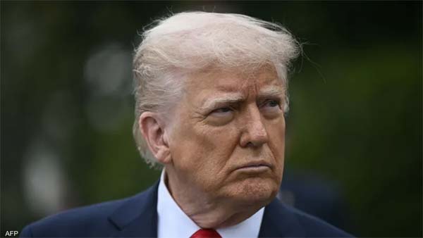 ترامب يهدد فرنسا بفرض رسوم جمركية بنسبة 200% على الشمبانيا