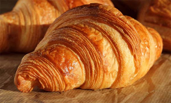 ماذا يحدث في جسمك عند تناول الكرواسان؟