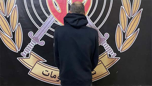 عمل بصفة سائق لديه وسرق منزله على عدة دفعات