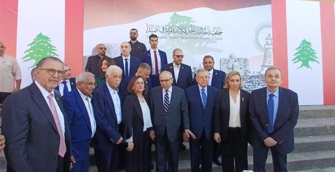 الرئيس نواف سلام اختتم زيارته إلى صيدا بمأدبة غداء تكريمي على شرفه في "المقاصد": صيدا عزيزة على قلبي... و"المقاصد" بيتي