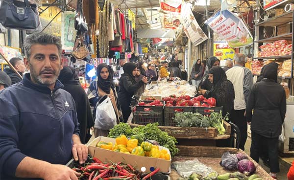 الأحمد يترأس اجتماعات فلسطينية... وينقل رسالة تطمين حول سحب سلاح المخيمات