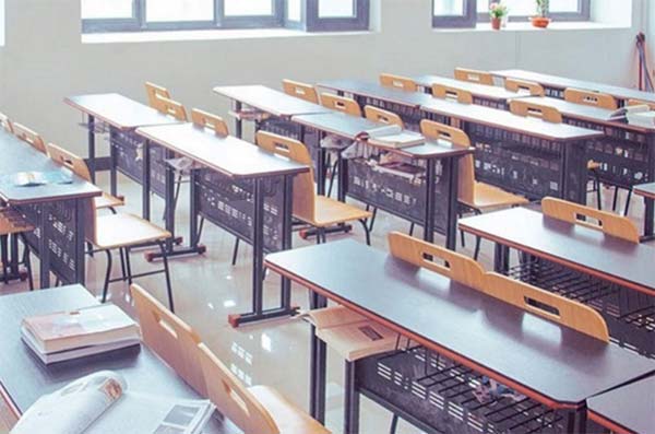محاضرة عنوانها "الصحة الإنجابية" ومضمونها "الحرية الجنسية" تثير الجدل في إحدى المدارس