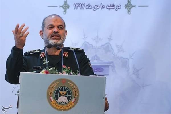 مستشار قائد الحرس الثوري يعلق على أنباء انخفاض مخزون إيران من الصواريخ
