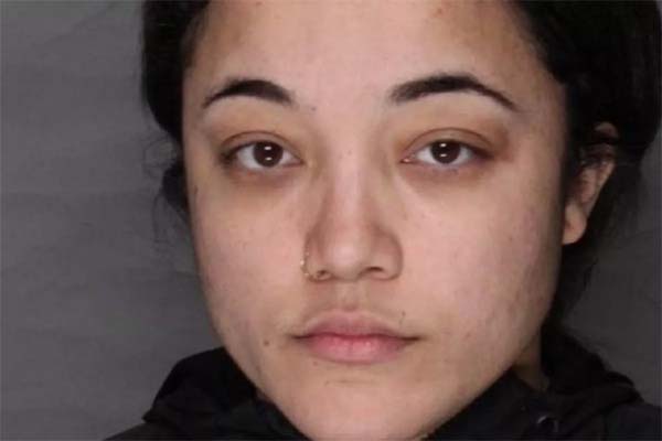 أم تقيد ابنها في قبو المنزل بسبب «الإفراط في الأكل»