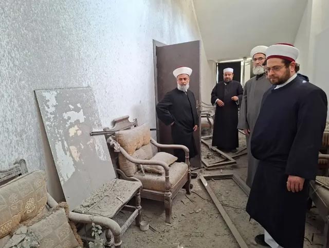 المفتي الحبال تفقد مسجد الامام الرفاعي في صور : آن الاوان لاصحاب الحق ان يقفوا معنا في مواجهة العدوان