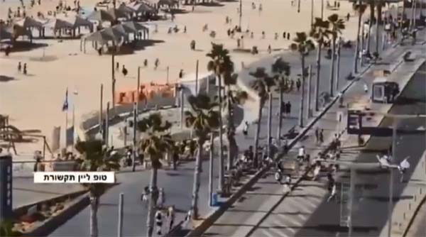 هروب المستوطنين من شواطئ فلسطين المحتلة، بعد إطلاق صاروخ من اليمن 9 / 5 / 2025