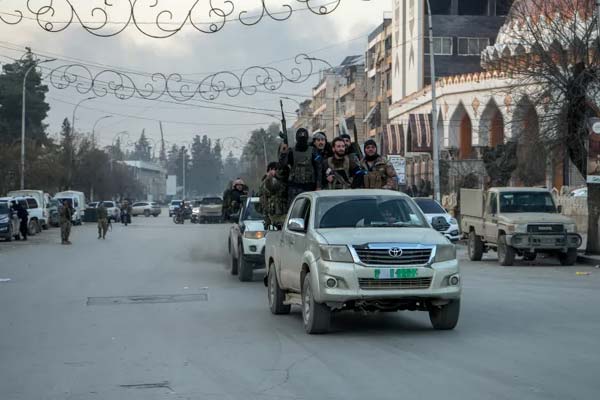 الجيش يعلن منطقة عسكرية شرق حلب وقسد تؤكد التصدي لهجوم بدير الزور