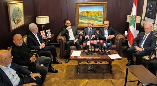 مقدمو الشكوى ضد الشيخ نعيم قاسم اجتمعوا استثنائيا واستعجلوا الاجراءات القانونية وفقا للأصول واستغربوا السير في دعوى الموسوي في حق ريفي