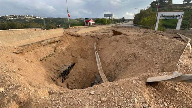 أضرار جسيمة بجسر القاسمية.. و بشبكات الكهرباء والمحال والبساتين  