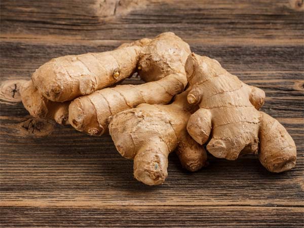الزنجبيل… فوائده الحقيقية وكيف يساعد على تهدئة المعدة