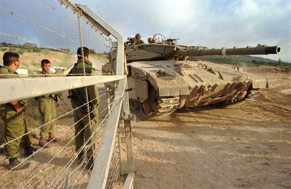 الجيش الإسرائيلي يبدأ سحب جيشه من جنوب لبنان