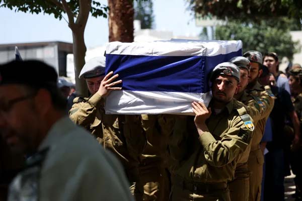 هآرتس: انتحار 42 جنديا إسرائيليا منذ بداية الحرب على غزة