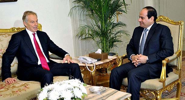 مصر تدعم توني بلير لتولي دور استشاري في ملف غزة بتمويل إماراتي