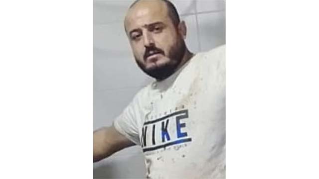 تعميم صورة مشتبه فيه سرَقَ من مخزن رب عمله. هل تعرفون أي معلومات عنه أو عن مكانه؟