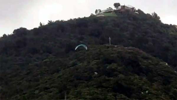 الدفاع المدني: نجاة ثلاثة مواطنين سقطوا أثناء ممارسة رياضة الطيران الشراعي بين غوسطا وجونية