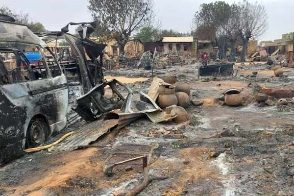 أزمة السودان تعود لتطارد لندن... دم على أذرع بريطانيا
