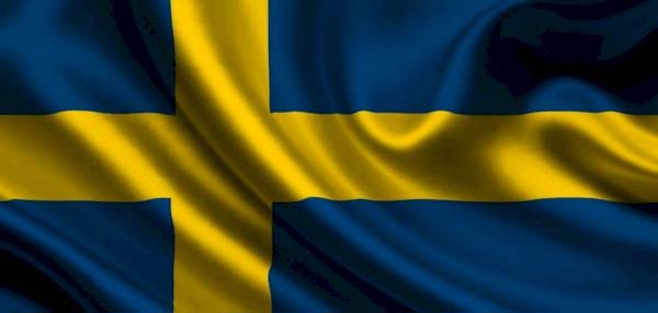السويد تحث رعاياها على مغادرة لبنان