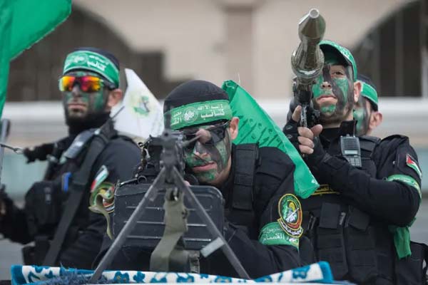 خبير إسرائيلي يعدد نجاحات حماس في مسار الحرب