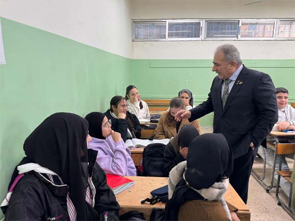 زيارة تحمل أكثر من معنى: السفير الفلسطيني يدعم صمود التعليم في المخيمات..