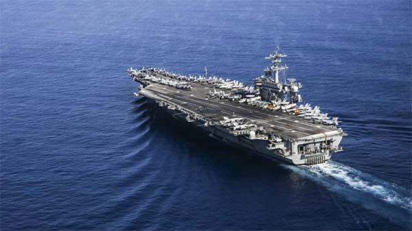 الحرس الثوري الإيراني يعلن استهداف حاملة الطائرات الأميركية "أبراهام لينكولن".. ومسؤول أمريكي لم تصب بأي ضرر