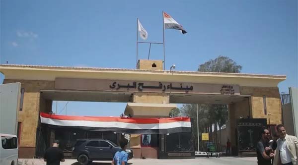 "حماس": استمرار إغلاق معبر رفح سيؤخر عمليات انتشال وتسليم جثث الرهائن