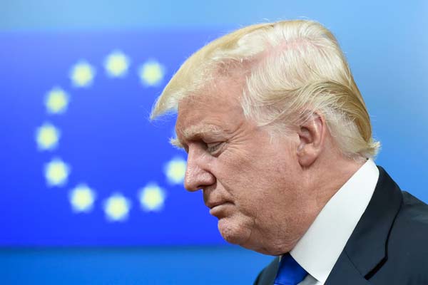 نصف الأوروبيين يرون ترامب "عدواً لأوروبا".. واستطلاع يكشف المخاوف من حرب مع روسيا