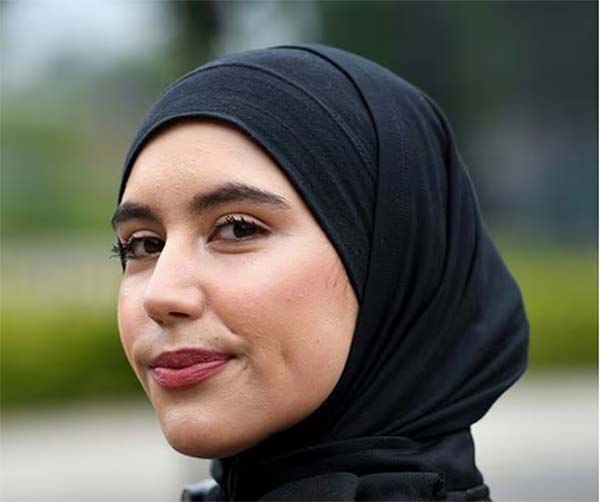 الشرطة البريطانية تكشف عن "أحجبة مغناطيسية" لجذب المزيد من المجندات المسلمات