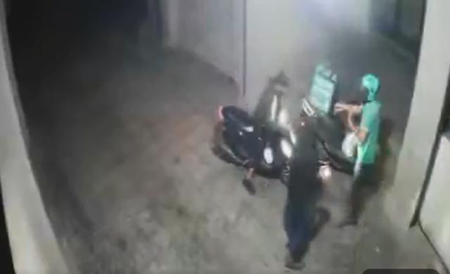 سرقة عامل "ديلفري" في الحازمية  
