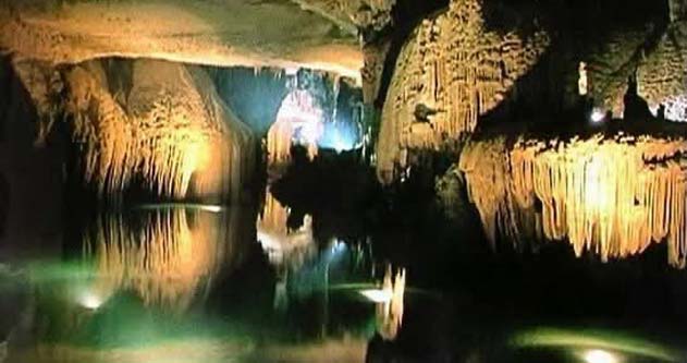 السياحة توضح ملابسات الاحتفال بزفاف داخل مغارة جعيتا