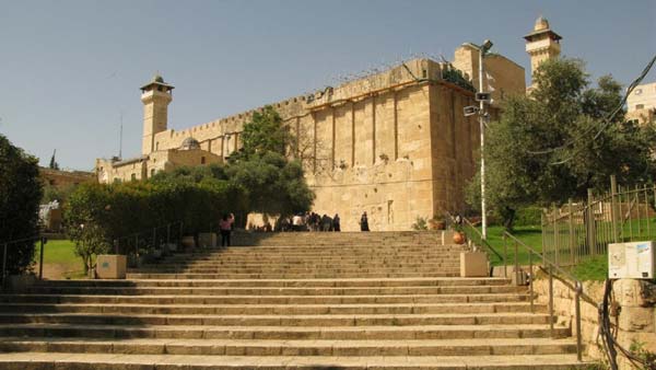 اللجنة السياسية الفلسطينية في أوروبا تحذّر من تفاقم الخطر المحدق بالحرم الإبراهيمي الشريف في مدينة الخليل