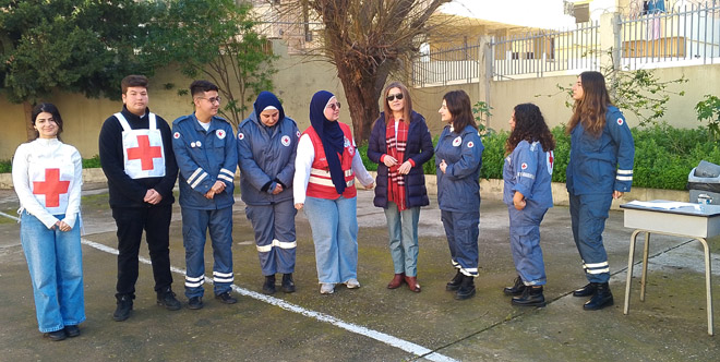 نشاط توعوي للصليب الأحمر اللبناني في معهد العلوم الاجتماعية (3)