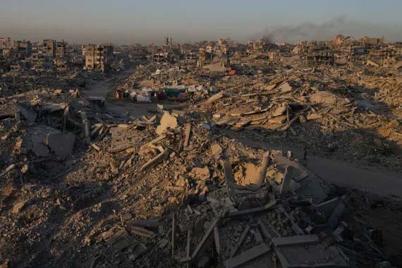 8 شهداء في القصف الإسرائيلي على خانيونس ومدينة غزة.. و حماس تعلن إرجاء تسليم جثة رهينة