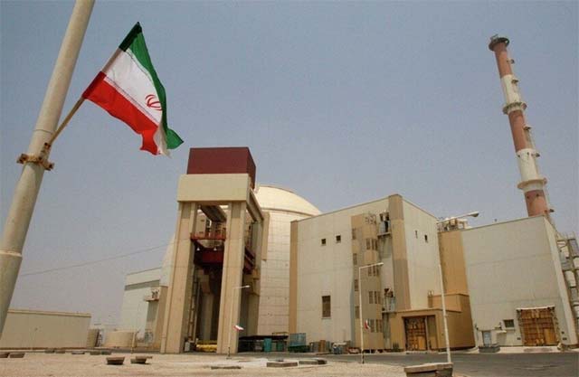 قصف أمريكي إسرائيلي يستهدف مجمعات صناعية و منشآت برنامج السلاح النووي