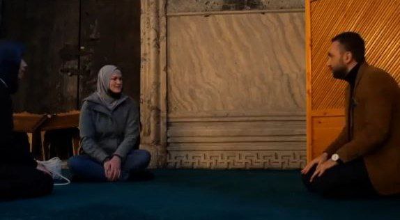 شابة جديدة تعتنق الاسلام (6): أمريكية أشهرت إسلامها في جامع أيا صوفيا في اسطنبول