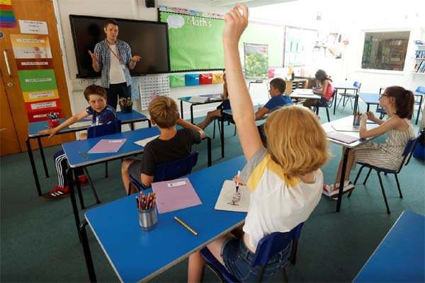 فصل معلم في لندن بعد قوله لتلاميذ مسلمين: بريطانيا دولة مسيحية