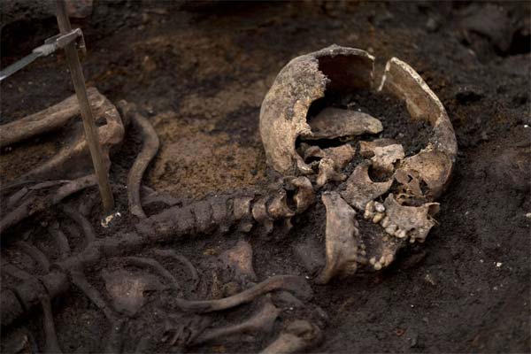 العلماء يقتربون خطوة من إمكانية كشف الحمل في الهياكل العظمية القديمة