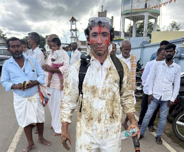 بعد تهديدات واعتداءات على عائلته يوتيوبر أمريكي يتراجع عن نشر وثائقي مثير للجدل في الهند