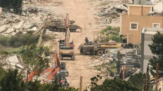 حزب الله: يستهدف مربض مدفعية في بلدة البيّاضة.. و 4 شهداء ومحاصرة صحافيتين جراء خروقات العدو  