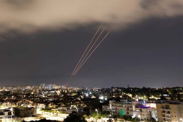 واشنطن: دمرنا 80 مسيّرة و6 صواريخ من إيران ضد إسرائيل