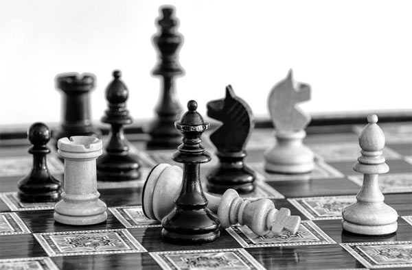 رئيس الجمهورية لـ «ملالي إيران» وحزبها.. «كشّ ملك»