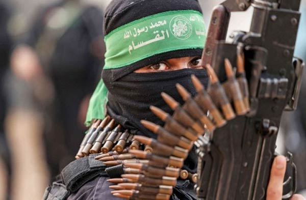 دول عربية قدّمت عُروضًا “مُغرية” لحركة “حماس” لنزع سلاحها  