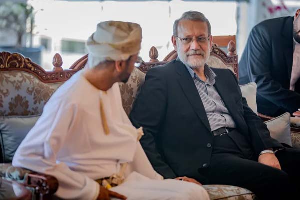 وول ستريت جورنال: لاريجاني تقدم بمبادرة لاستئناف المفاوضات مع واشنطن