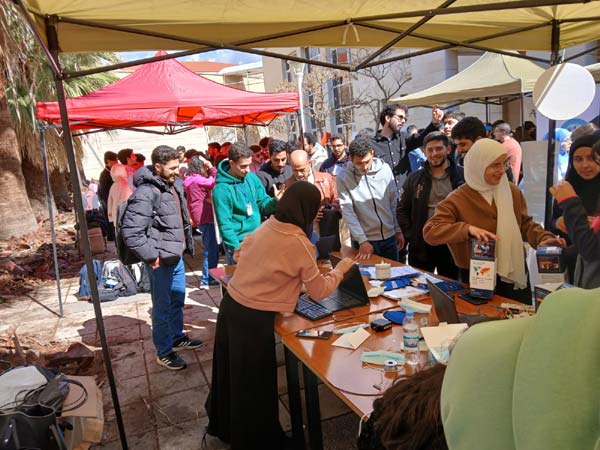 مهرجان للنوادي الطلابية في كلية الهندسة (3)