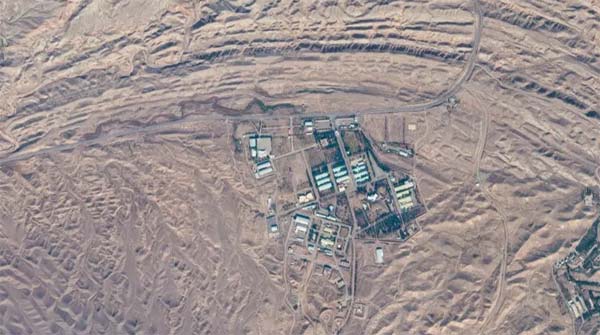 إيران تصدر إشعارا للملاحة الجوية قبل إطلاق صواريخ... و تُحصّن منشآت عسكرية ونووية