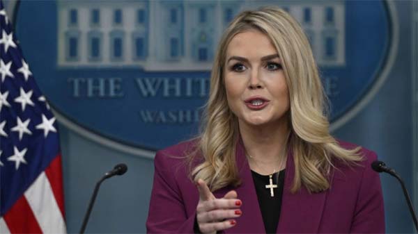 إحراج في البيت الأبيض: قريبة المتحدثة باسم ترامب أوقفتها شرطة الهجرة 
