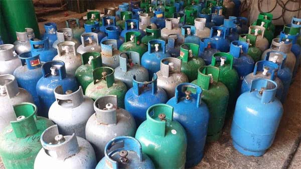 رئيس نقابة العاملين والموزعين في قطاع الغاز: المادة متوافرة بكميات كافية