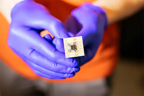 تراجع الحافة العلمية الأمريكية: الباحثون يتجهون إلى الخارج